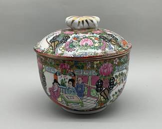 Rose Medallion Covered bowl