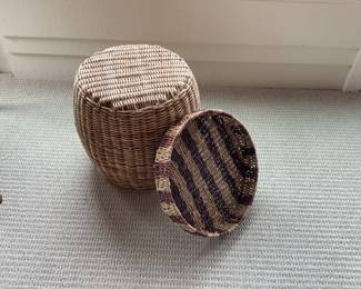 Wicker seat and tray