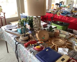 Shell lamp, shells, decorative items, paper napkins, cross pen sets, 