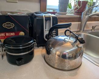 Tea kettle