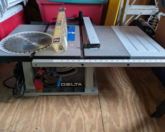 Delta table saw
