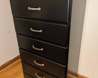 Chest of drawers 