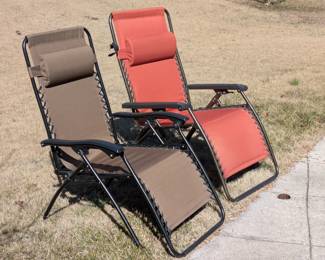 Outdoor Zero Gravity lounge chairs