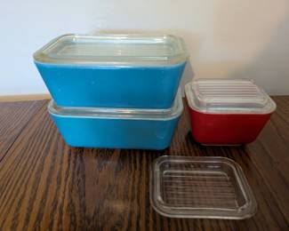Vintage Pyrex refrigerator dishes