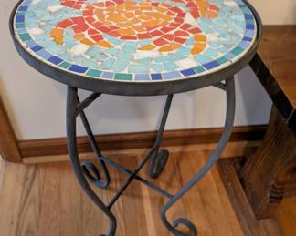 Accent table