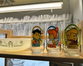 Vintage Pizza Hut Flintstone Glasses