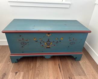Decorative storage chest