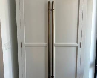 Wardrobe cabinet