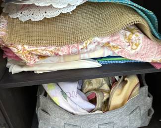 Tablecloths & placemats