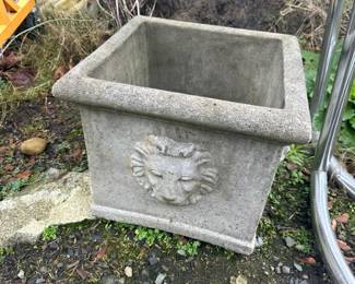 Outdoor pot