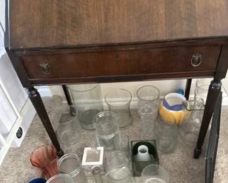 Secretary desk (closed)