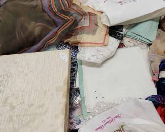 Miscellaneous Lot Of Handkerchiefs And Napkins