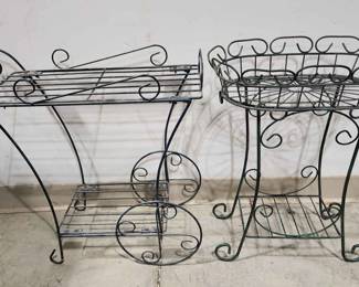 2 Metal Outside Decor Pieces
