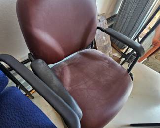 Another contoured desk chair just like the blue input different material, $25