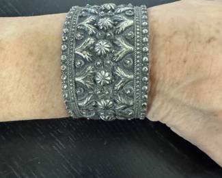 Stunning Silver tone Cuff