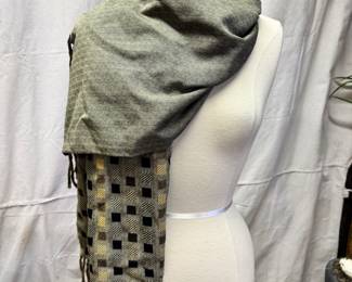 This is so soft and versatile and appears as new