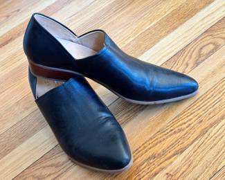 Like new Naturalizer slip ons 11.5