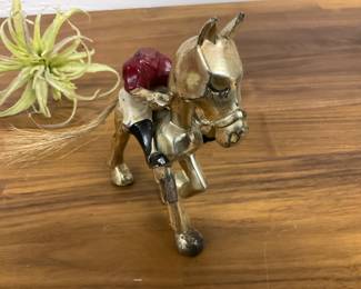 The headless heavy metal horseman