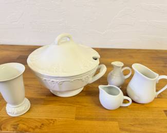 Newer looking soup tureen and pitchers/vase