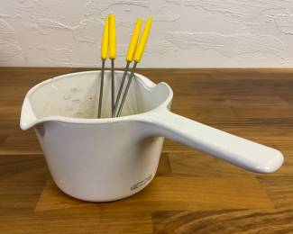 Vintage Corningware sauce pan