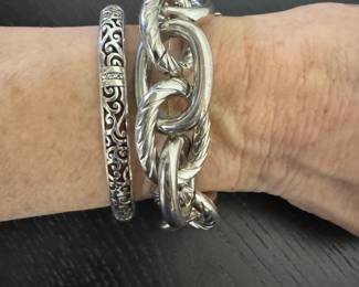 Set of 2 Bracelets silver tone