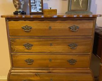 Chest of drawers