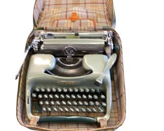 Vintage Metallic Green VOSS DeLuxe Typewriter Tartan Plaid Case with Zipper + Tools