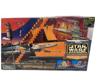MicroMachines STAR WARS Action Fleet Yavin Rebel Base X-Wing Fighter Figures NOS Box