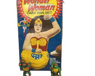 TMNT Raphael Michelangelo Action Figures + Wonder Woman Wilton Cake Pan Teenage Mutant Ninja Turtles