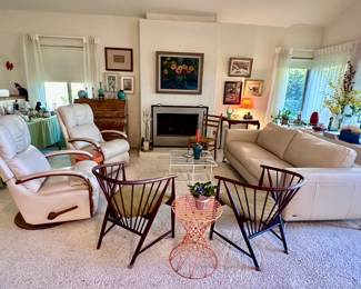 Beautiful living room.   Leather  recliners and Natuzzi sofa!
