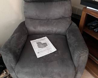 New  lift up massage and heat recliner