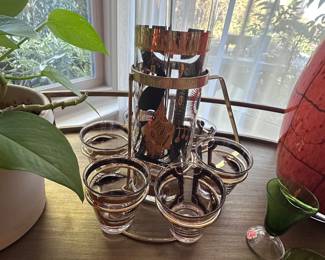 Perfect Vintage  Fred Press barware set