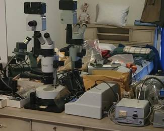Wild Heerbrugg M8 microscope with MPS50 Photoautomat (MPS51 Shutterpiece and MPS55 Electronic Control Unit)
Gem Microscope: American Optical Stereo Star Zoom Microscope
Taylor Gem Faceting Machine
Quantum Electronic Portable Carat Scale Q50C-2
Duplex II Reflectometer
GEM Polariscope
GEM Utility Lamp