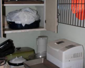 kitchenware, bread machine