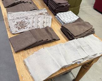 Assorted Linens 