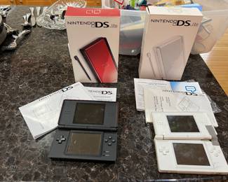 Nintendo DS Lites,