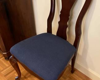 Set of 8 fine mahogany dining chairs 