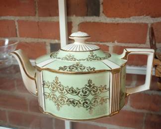 Vintage Sadler tea pot