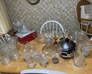 Glass bucket and cups. Penguin ice bucket