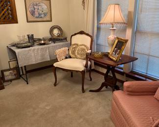 Beautiful chair. Perfect condition