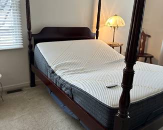 Full Size Adjustable Mattress, 4 poster bed 