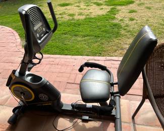 GOLD'S GYM STATIONARY BICYCLE