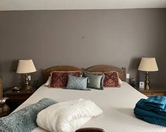 KING HENREDON HEADBOARD, KING BOX SPRING, MATTRESS, FRAME, AND TOPPER, PAIR OF TABLE LAMPS, LINENS