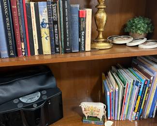 BOSE SOUND DOCK, READER'S LIBRARY, JIM SHORE DECOR