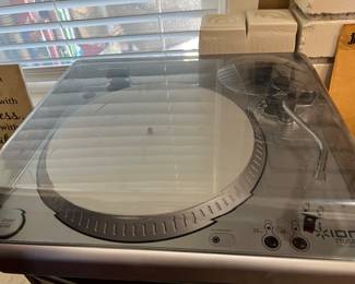 TURNTABLE
