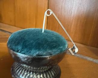 VINTAGE PIN CUSHION