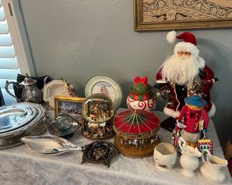 CHRISTMAS DECOR SELECTION, SILVERPLATE  - SOME SILVERPLATE AND CHRISTMAS STILL AVAILABLE FOR SATURDAY PURCHASE