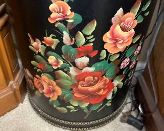 VINTAGE MID CENTURY METAL CLOTHES HAMPER