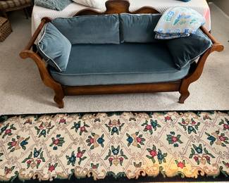 LOVESEAT, RUNNER