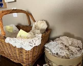 VINTAGE DOILIES
